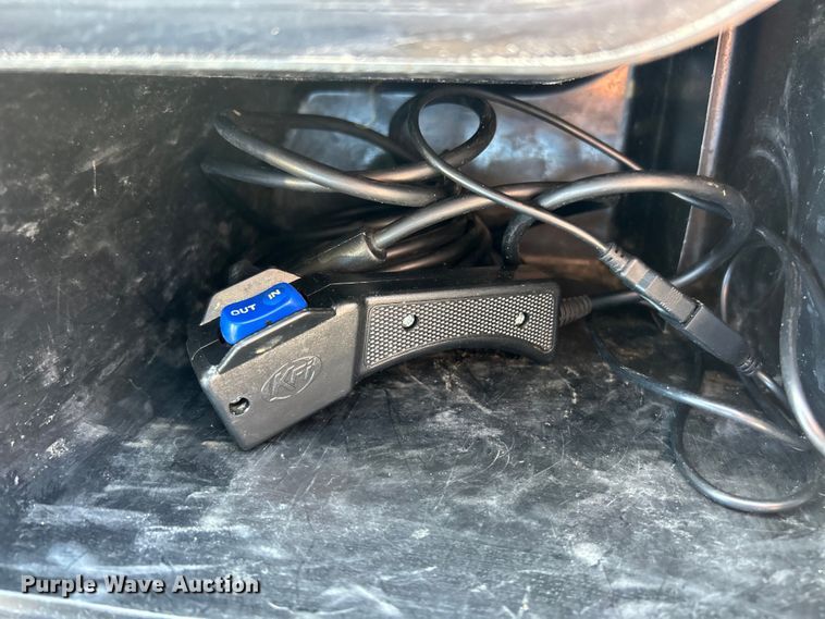 image for item ET6934 2016 Honda Pioneer 1000 utility vehicle