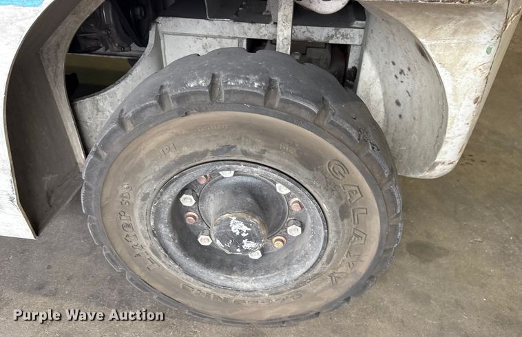 image for item ET7499 2016 UniCarriers PF50 forklift