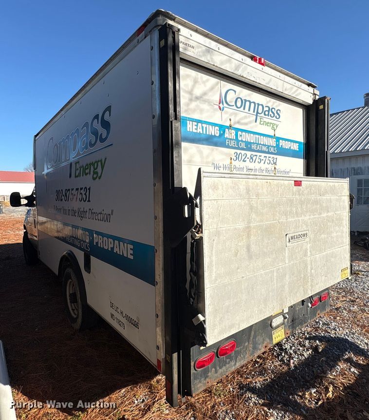 image for item ET8635 2013 Ford E350 box truck