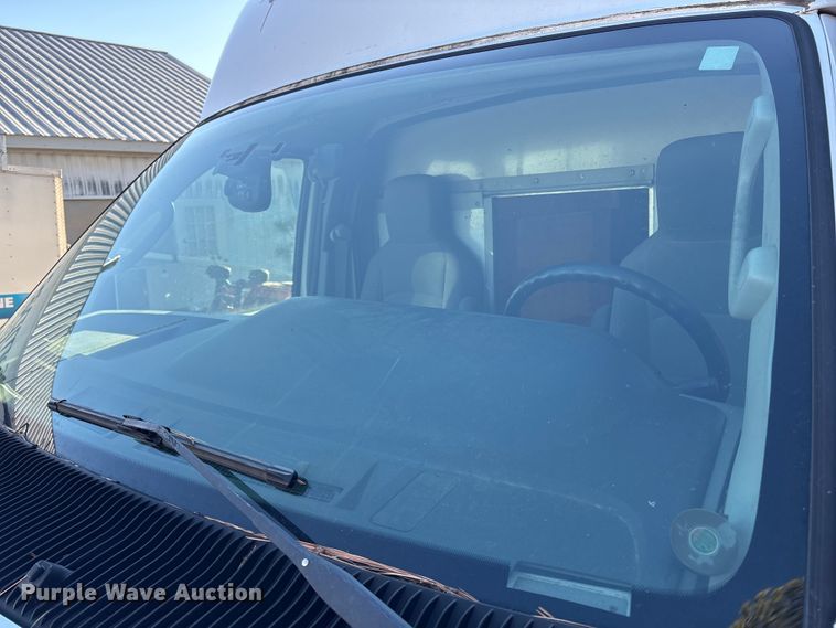 image for item ET8635 2013 Ford E350 box truck