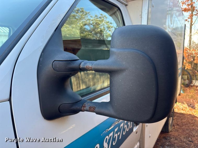 image for item ET8635 2013 Ford E350 box truck