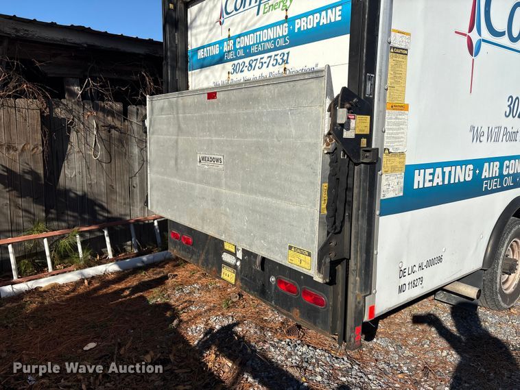 image for item ET8635 2013 Ford E350 box truck