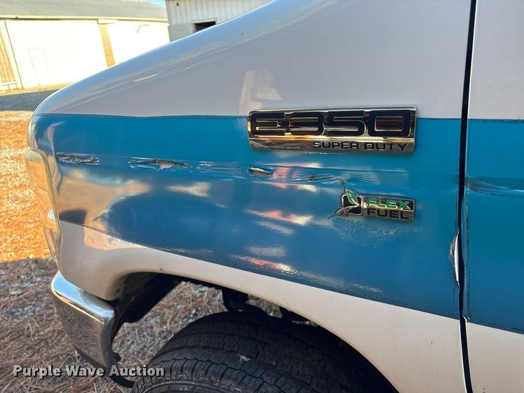image for item ET8635 2013 Ford E350 box truck