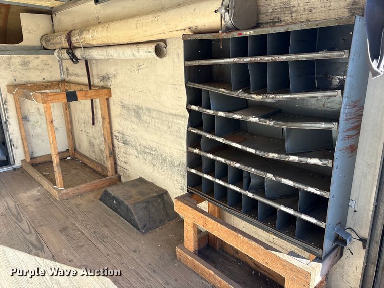 image for item ET8635 2013 Ford E350 box truck