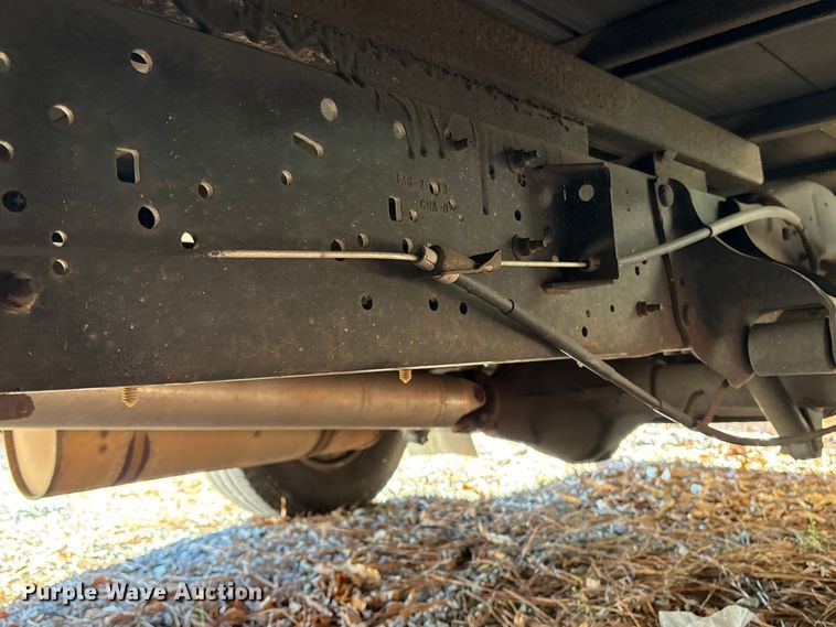 image for item ET8635 2013 Ford E350 box truck