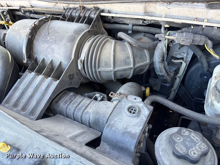 image for item ET8635 2013 Ford E350 box truck