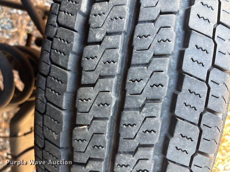 image for item ET8635 2013 Ford E350 box truck