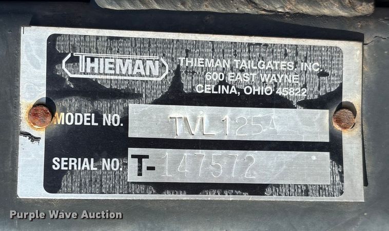 image for item ET8635 2013 Ford E350 box truck