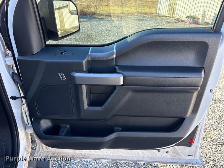 image for item ET8640 2019 Ford F150 Ext. Cab pickup truck