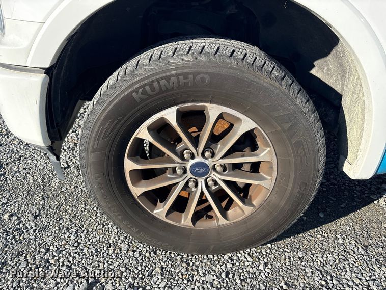 image for item ET8640 2019 Ford F150 Ext. Cab pickup truck