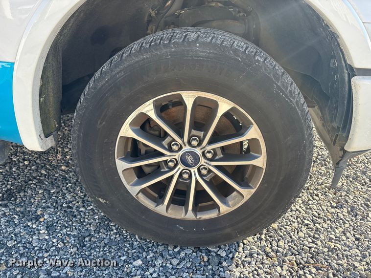 image for item ET8640 2019 Ford F150 Ext. Cab pickup truck