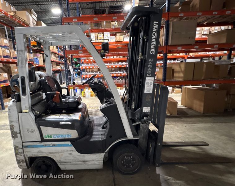 image for item ET8646 2016 UniCarriers CFS40 forklift