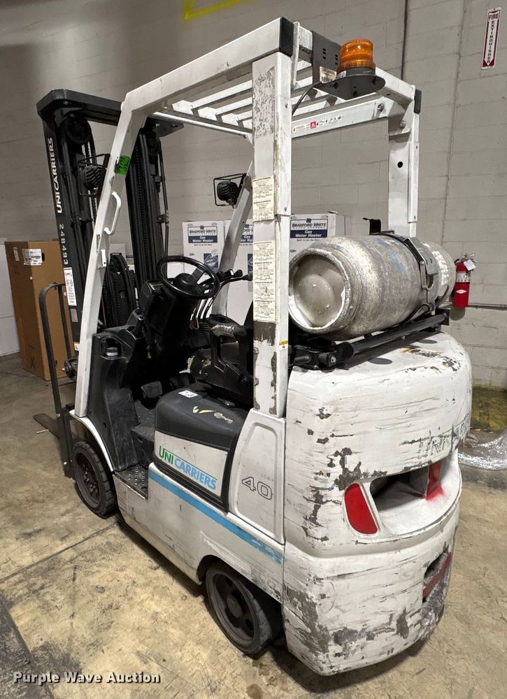 image for item ET8646 2016 UniCarriers CFS40 forklift