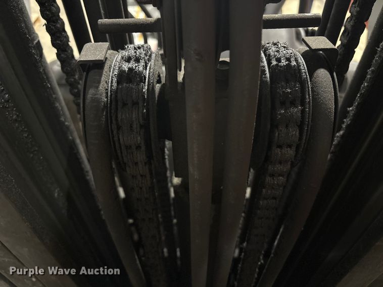 image for item ET8646 2016 UniCarriers CFS40 forklift