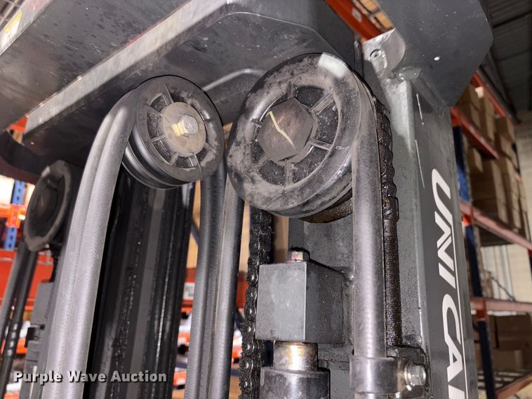 image for item ET8646 2016 UniCarriers CFS40 forklift