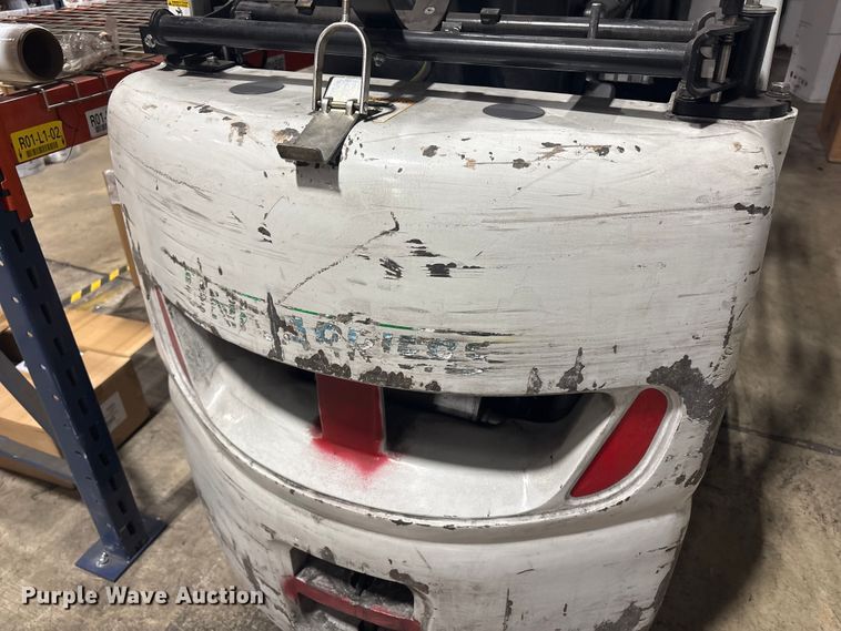 image for item ET8646 2016 UniCarriers CFS40 forklift