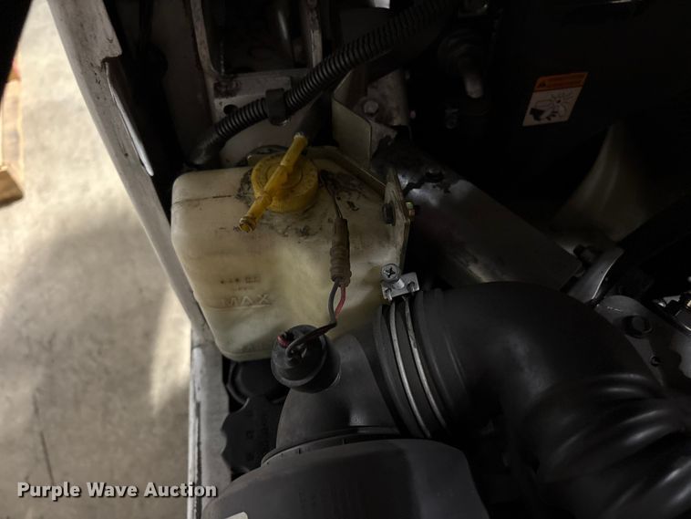 image for item ET8646 2016 UniCarriers CFS40 forklift