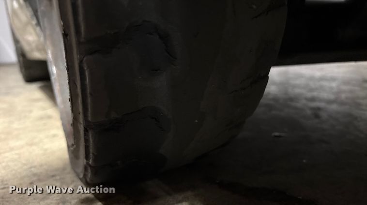 image for item ET8646 2016 UniCarriers CFS40 forklift