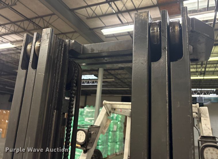 image for item ET8650 2016 UniCarriers CFS40 forklift