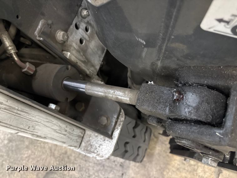 image for item ET8650 2016 UniCarriers CFS40 forklift