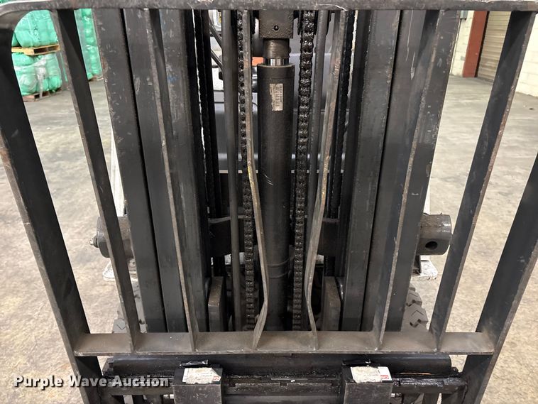 image for item ET8650 2016 UniCarriers CFS40 forklift