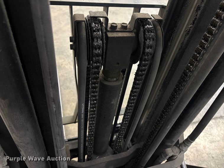 image for item ET8650 2016 UniCarriers CFS40 forklift