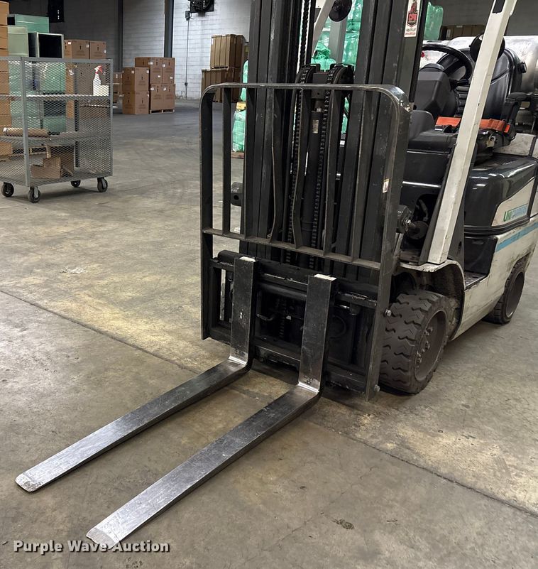image for item ET8650 2016 UniCarriers CFS40 forklift