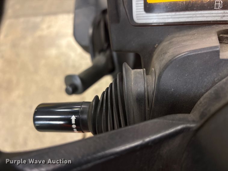 image for item ET8650 2016 UniCarriers CFS40 forklift