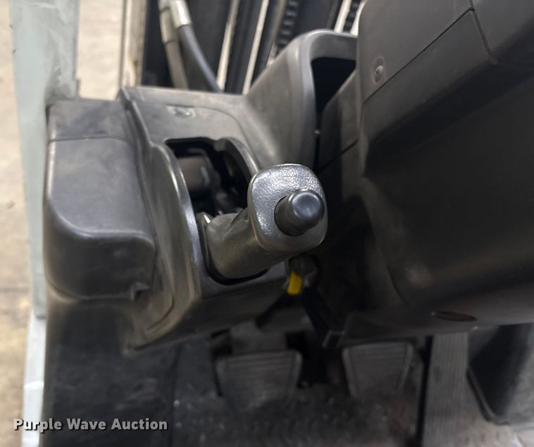 image for item ET8650 2016 UniCarriers CFS40 forklift