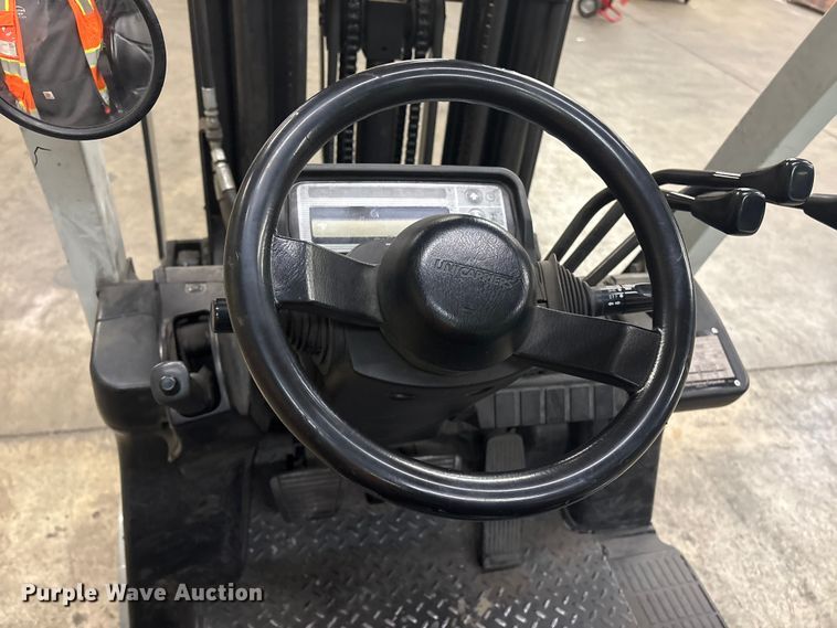 image for item ET8650 2016 UniCarriers CFS40 forklift