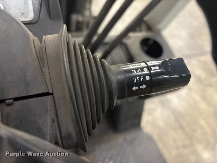 image for item ET8650 2016 UniCarriers CFS40 forklift