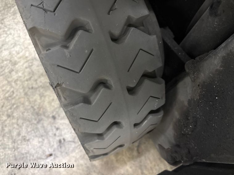 image for item ET8650 2016 UniCarriers CFS40 forklift