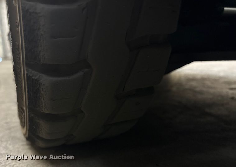 image for item ET8650 2016 UniCarriers CFS40 forklift