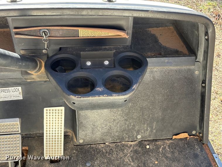 image for item EU0282 Yamaha golf cart