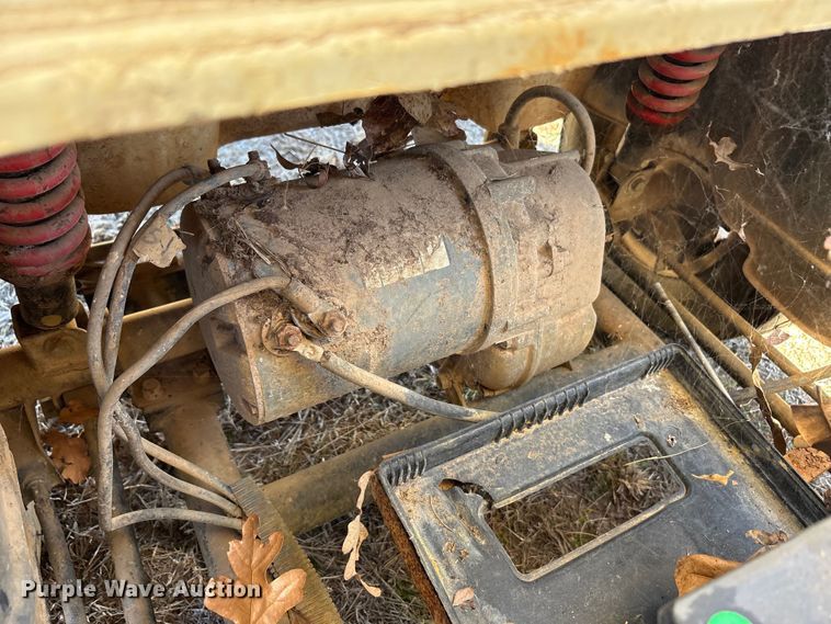 image for item EU0282 Yamaha golf cart