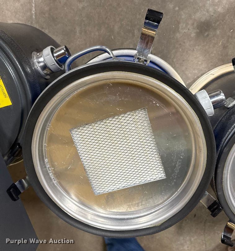 image for item EU4031 (6) air operated HEPA vacuums 