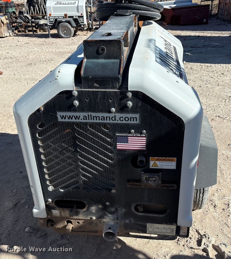 image for item EU4759 2018 Allmand Bros Inc Night Light Pro 2 V light plant