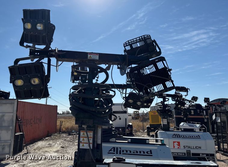 image for item EU4761 2018 Allmand Bros Inc Night Light Pro 2 V light plant