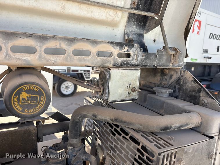 image for item EU4761 2018 Allmand Bros Inc Night Light Pro 2 V light plant