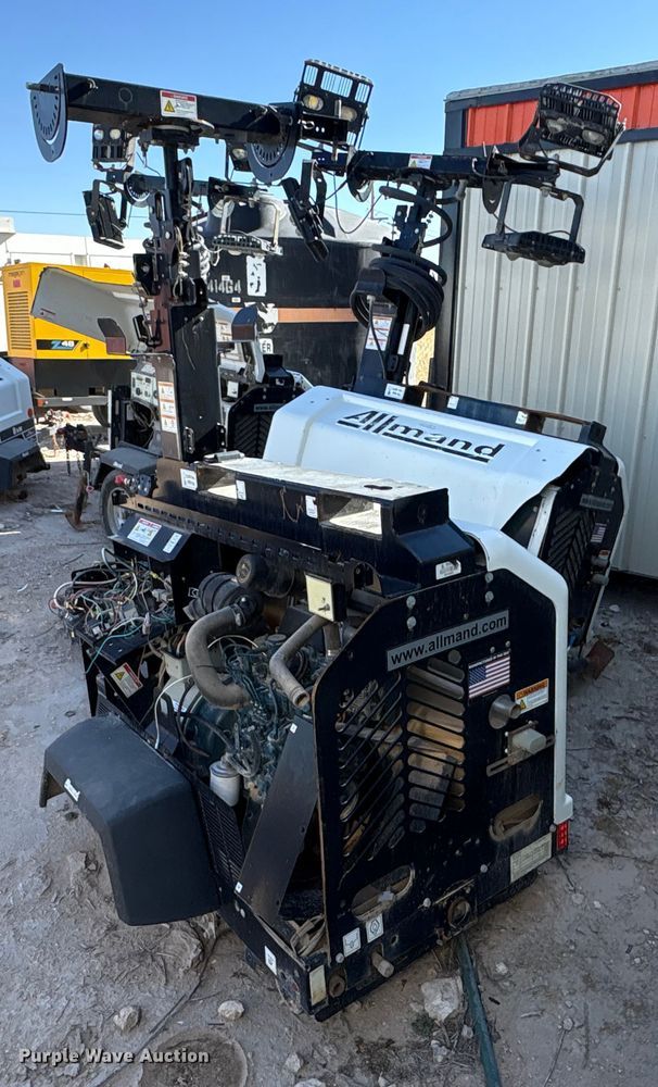 image for item EU4763 2018 Allmand Bros INC. Night Light Pro 2 V light plant