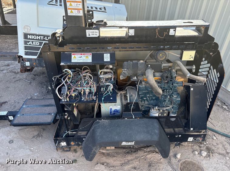 image for item EU4763 2018 Allmand Bros INC. Night Light Pro 2 V light plant