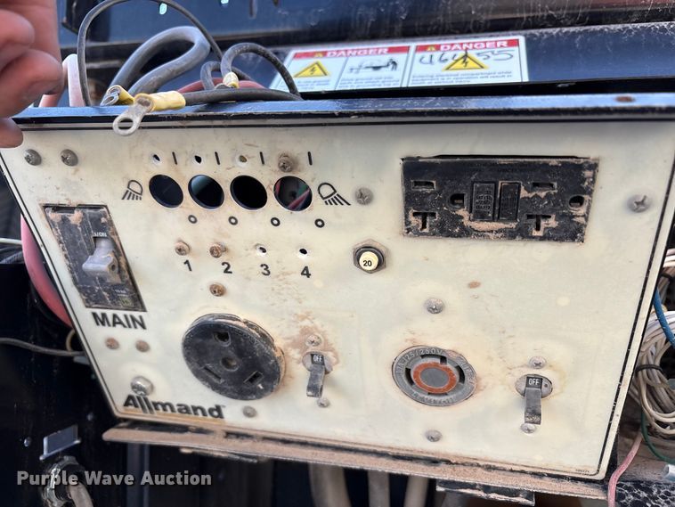 image for item EU4763 2018 Allmand Bros INC. Night Light Pro 2 V light plant