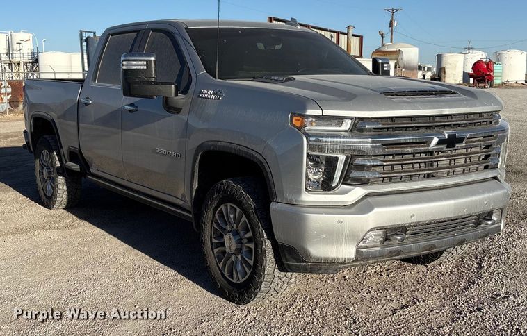 image for item EU4786 2022 Chevrolet Silverado 2500HD Crew Cab pickup truck