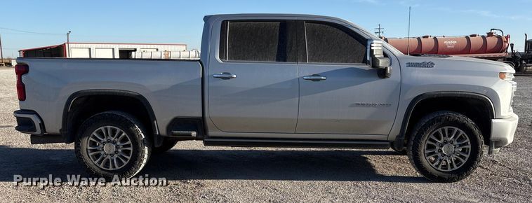 image for item EU4786 2022 Chevrolet Silverado 2500HD Crew Cab pickup truck