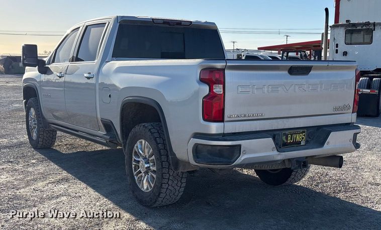 image for item EU4786 2022 Chevrolet Silverado 2500HD Crew Cab pickup truck