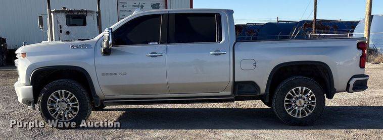 image for item EU4786 2022 Chevrolet Silverado 2500HD Crew Cab pickup truck