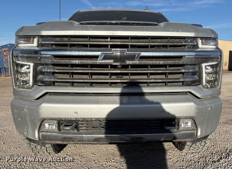 image for item EU4786 2022 Chevrolet Silverado 2500HD Crew Cab pickup truck