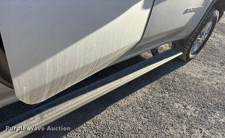 image for item EU4786 2022 Chevrolet Silverado 2500HD Crew Cab pickup truck