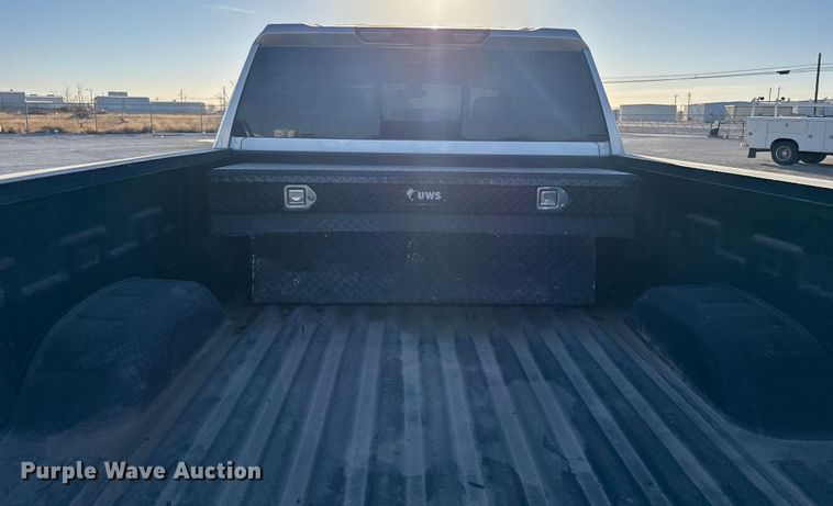 image for item EU4786 2022 Chevrolet Silverado 2500HD Crew Cab pickup truck