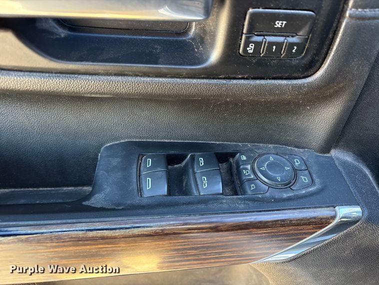 image for item EU4786 2022 Chevrolet Silverado 2500HD Crew Cab pickup truck